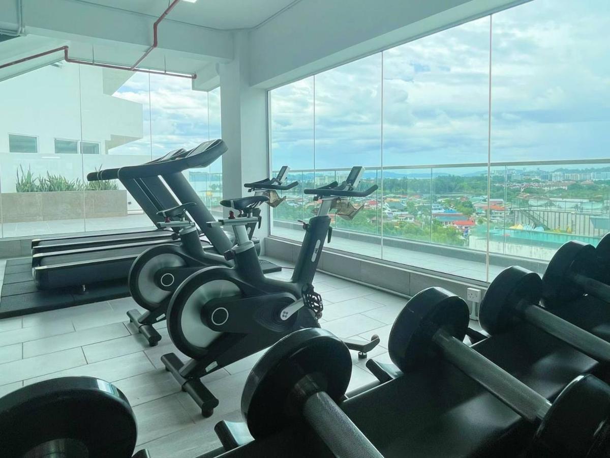 Queensland Suites At Aru Suites, Kota Kinabalu Exteriör bild